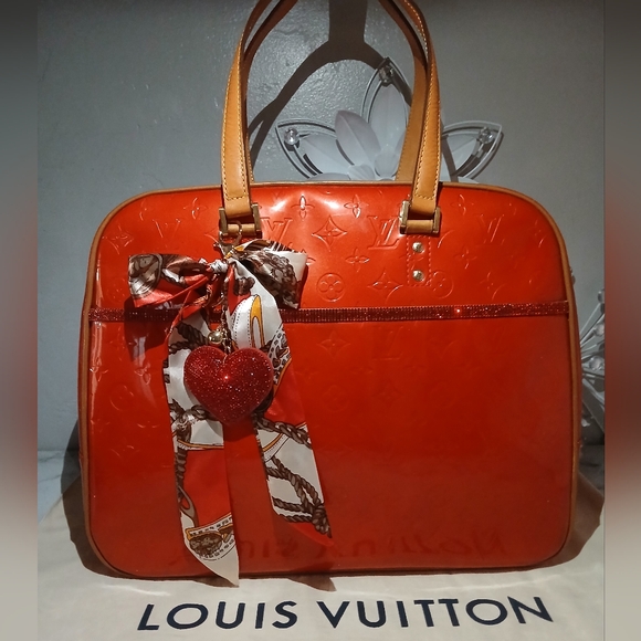 Louis Vuitton Red Monogram Vernis Leather Sutton Handbag - Picture 2 of 16